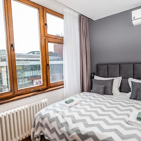 Modern And Bright Apartments - Main Street Сараево Экстерьер фото