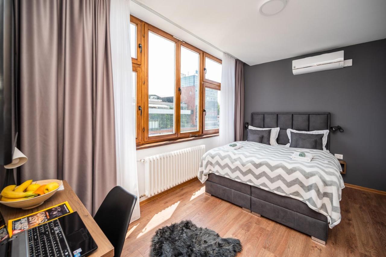 Modern And Bright Apartments - Main Street Сараево Экстерьер фото