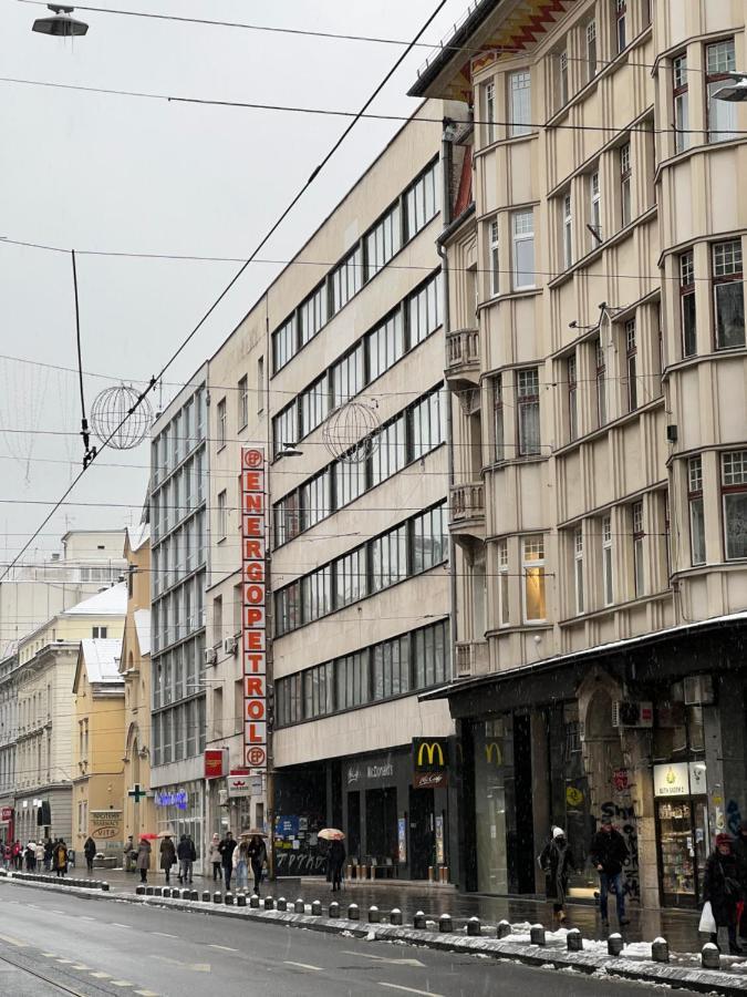 Modern And Bright Apartments - Main Street Сараево Экстерьер фото